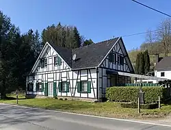 Klespe 30 mit Wegekreuz an der L 299