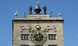 Markuslöwen am Krochhochhaus nach dem Vorbild des Torre dell’Orologio in Venedig (2010)