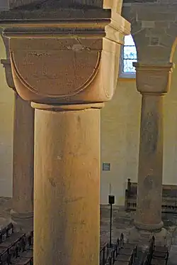 Kapitell mit Hirsauer Nase