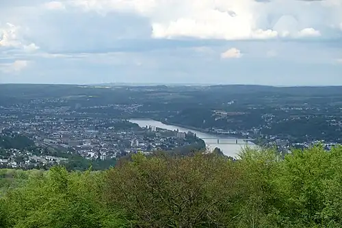 Koblenz vom Aussichtspunkt auf dem Kühkopf gesehen
