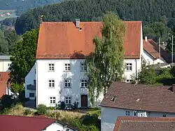 1479 errichtetes Kollegiatstift für zwölf Kanoniker und einen Dekan