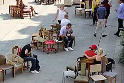 Komm und setz dich!***. Rathausplatz Würzburg