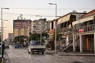 Straße im Zentrum von Koplik