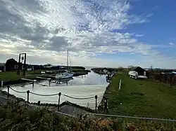 Blick auf das Hafenbecken des Flachwasserhafens Koserow