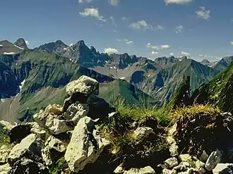 Krottenspitze (der Berg über dem Steinmann) vom Gipfel der Kleinen Höfats