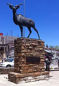 Kudu-Plastik an der Independence Avenue in Windhoek 1960; Namibia