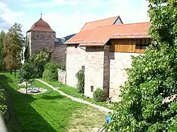Buckelquaderturm und Stadtmauer am Schießgraben