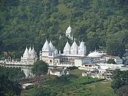 Kundalpur, Tempelkomplex