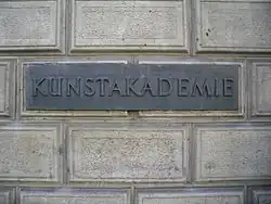 Tafel am Haupteingang