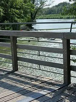 Brücke aus Lärchenholz