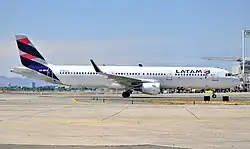Airbus A321 von LATAM Express