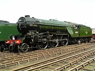 Die V2 60800 Green Arrow in Crewe