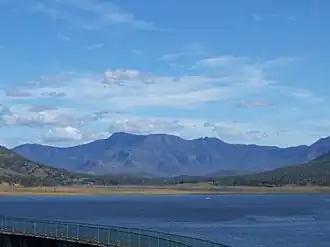 Der Lake Moogerah liegt zwischen dem Moogerah-Peaks-Nationalpark und der Scenic Rim