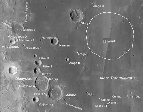 Collins (unten rechts) und Umgebung (LROC-WAC)
