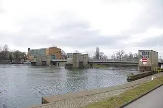 Laufwasserkraftwerk und Staustufe Schweinfurt mit Oberwasser