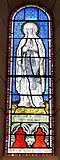 Glasfenster mit der Darstellung Marias