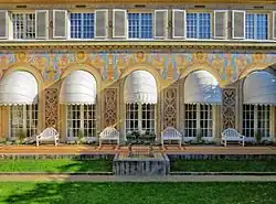 Regentenbau (1913) mit Schmuckhof