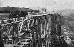 Provisorische Holzbrücke