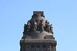 Freiheitswächter außerhalb der Kuppel