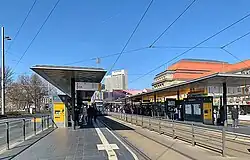 Straßenbahnhaltestelle (2022)