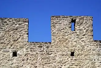 Rechteckzinnen auf der Stadtmauer von Lenzburg