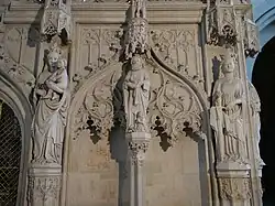 Figuren am Südflügel