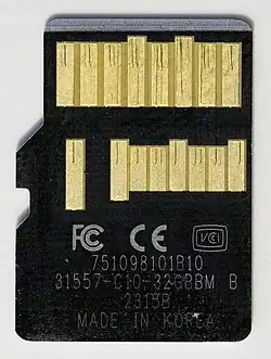 Kontakt­seite einer microSDHC UHS-II-Karte