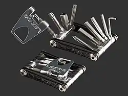 Inbusschlüssel und Kettenwerkzeug