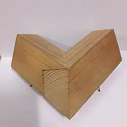 Klauenverbindung als Eckverbindung[29]