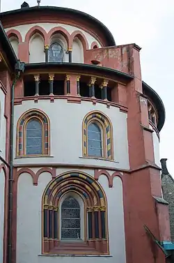 Chor und Nebenräume, Äußeres von Süden