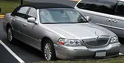 Lincoln Town Car mit Vinyldach