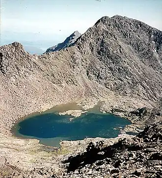 Blick vom Sgùrr Alasdair über Loch Coir’ a’ Ghrunnda zum Sgùrr nan Eag