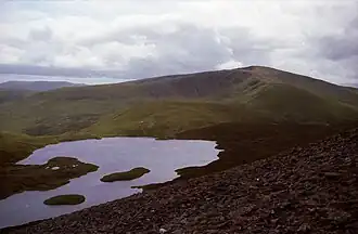Blick von Nordosten zum Glas Tulaichean, im Vordergrund Loch nan Eun