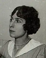 Lona von Zamboni (* 1876)