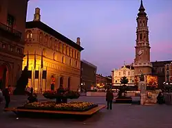 Börse und Alte Kathedrale (auch la Seo genannt)