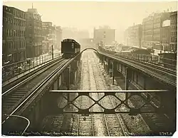 Boston, 1901: Nördliche Tunnelrampe der Tremont Street Subway mit innenliegenden Straßenbahn- und außenliegenden U-Bahn-Gleisen