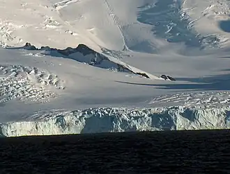 Blick von der Bransfieldstraße auf den Ludogorie Peak