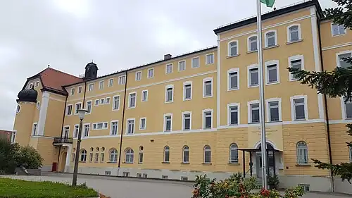 Die Erzbischöfliche Maria-Ward-Mädchenrealschule Traunstein-Sparz