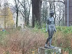 Statue vom Bildhauer Walter Lerche am Möllhausenufer 1