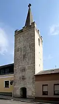 Beim Wehrturm 1669 dürfte es sich um einen Teil der ehemaligen Pfarrkirche handeln
