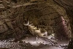 Abschnitte im beleuchteten Teil der Höhle