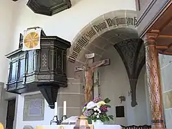 Albanikirche, Triumphbogen zum Chor