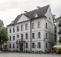 Haus „Zum schönen Eck“, 1761 als Atelier und Wohnhaus von Joh. Chr. Wentzinger erbaut