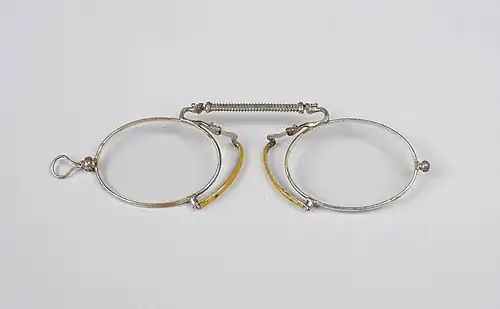 1885, Asti-Klemmer für torische Gläser