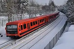 Vierteiliger, 88 Meter langer Triebzug der Baureihe M300 der Metro Helsinki (CAF)