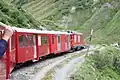HGm 4/4 vor einem Zug auf der Furka-Bergstrecke