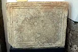 Grabinschrift für Verinus, Beneficiarier des Usienus Secundus, Statthalter von Noricum (158 n. Chr.), Museum Lauriacum, Enns/Oberösterreich.