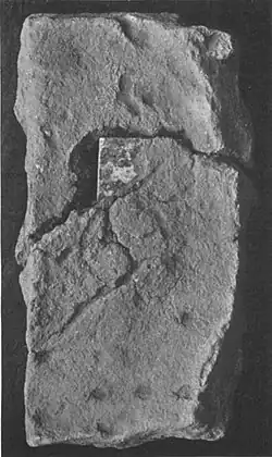 Ein Lehmziegel aus dem Gründungsdepot