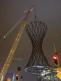 30. Januar 2011: Das Oberteil wird aufgesetzt