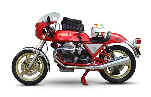 Eine Sfida 1000 mit der speziellen Hinterradschwinge